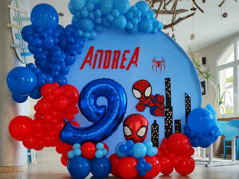 Addobbi Spiderman Albenga arco di palloncini allestimento tema avengers palloncino spiderman decorazioni